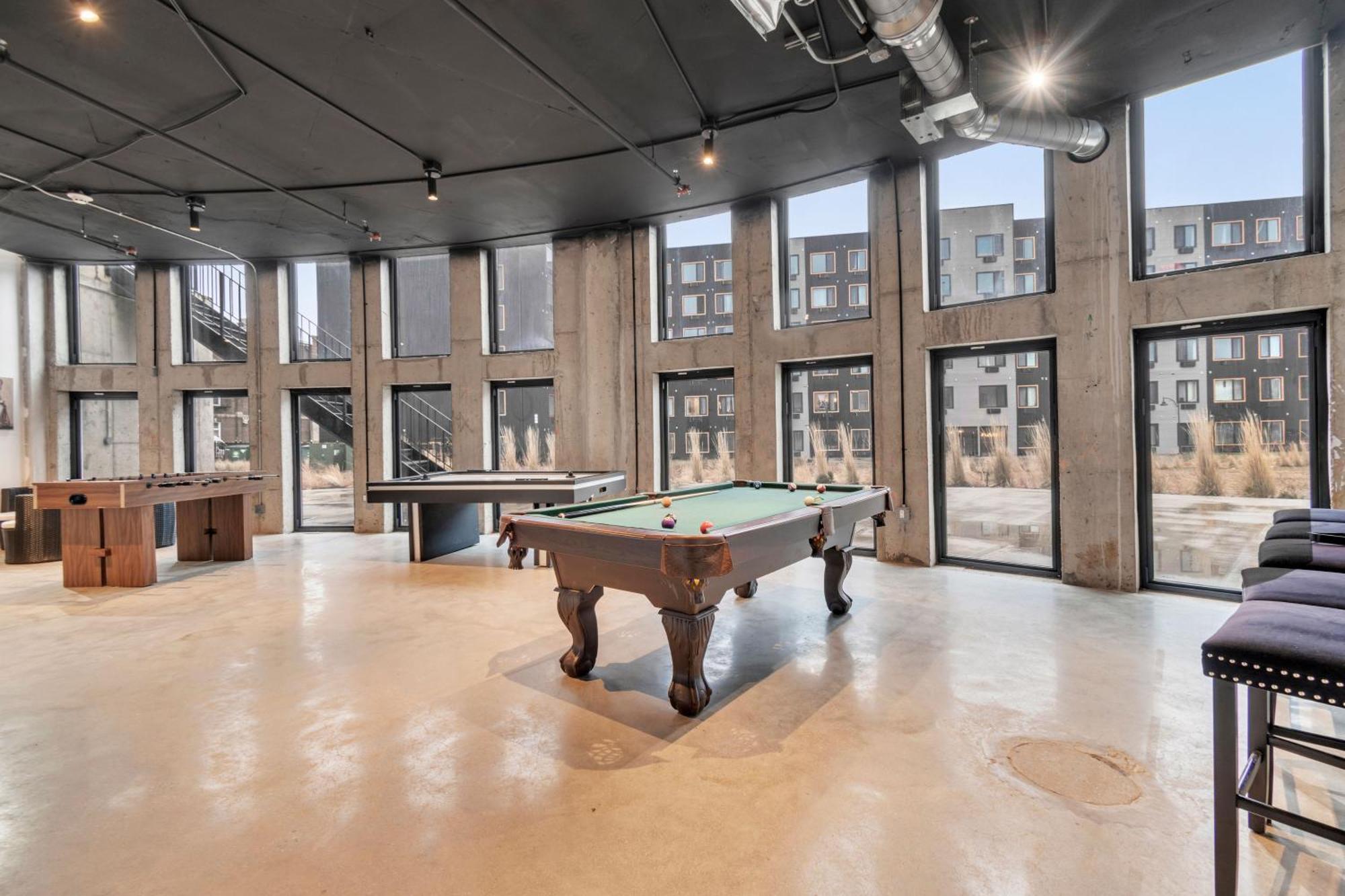 Pink Heaven Indoor Pool, Free Parking, Near Nyc Apartment Elizabeth Bagian luar foto
